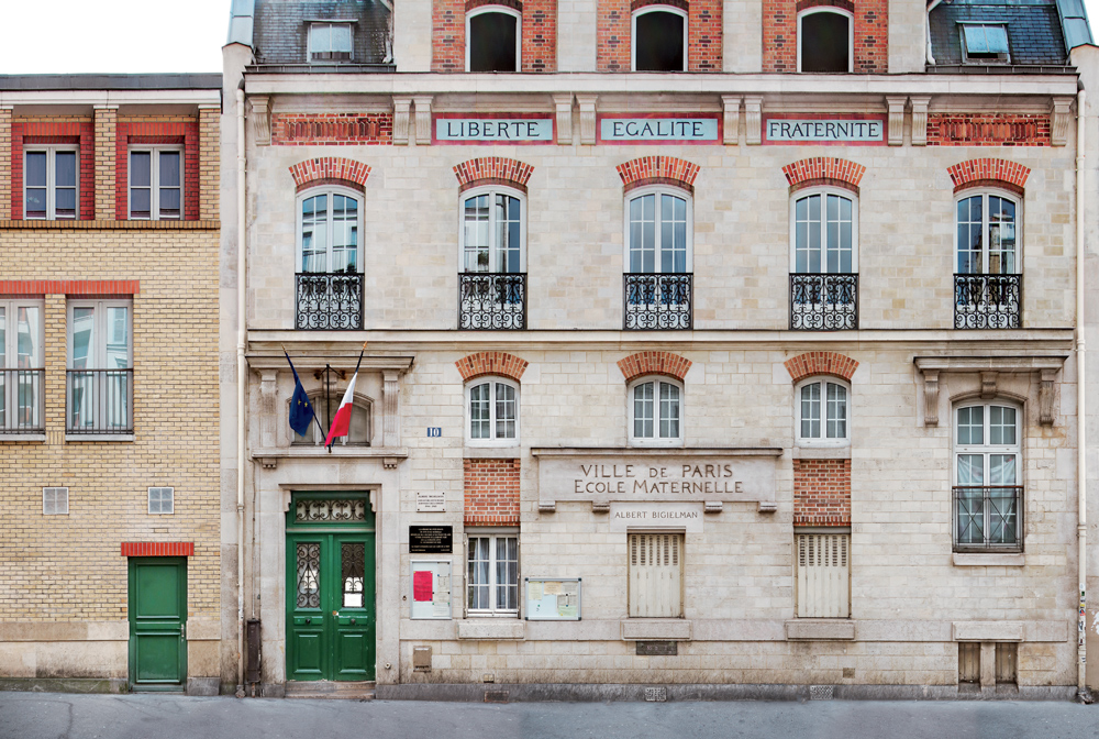 Des plaques et des Écoles